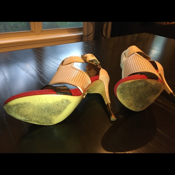 Pour La Victoire Sandal Bootie - Picture 5 of 6